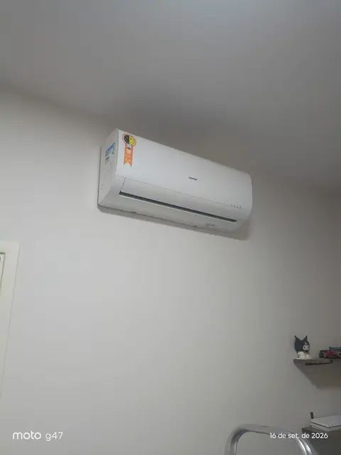 Ar-condicionado split instalado pela MM-AR na parede interna