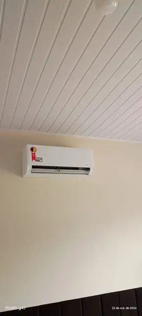 Ar-condicionado split instalado pela MM-AR na parede interna