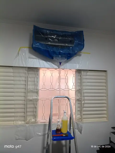 Limpeza e manutenção de ar-condicionado feita pela MM-AR